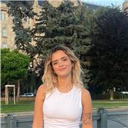 Estudiante universitaria ofrece clases particulares de inglés para niños/as